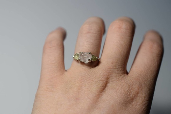 Natural Sapphire Ring, raw sapphire ring, unique sapphire ring, raw gem … - Picture 3 of 4